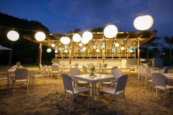 Pico De Loro - Myna B Studio 纳苏格布 外观 照片